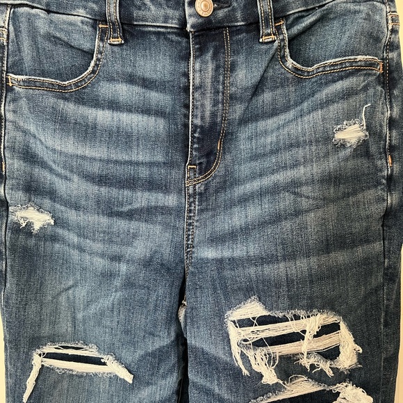 American Eagle Jeans - Next Level Stretch -Distressed - Curvy Super Hi-Rise - Picture 3 of 6